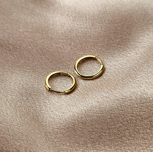 9k Solid Gold Plain Huggies