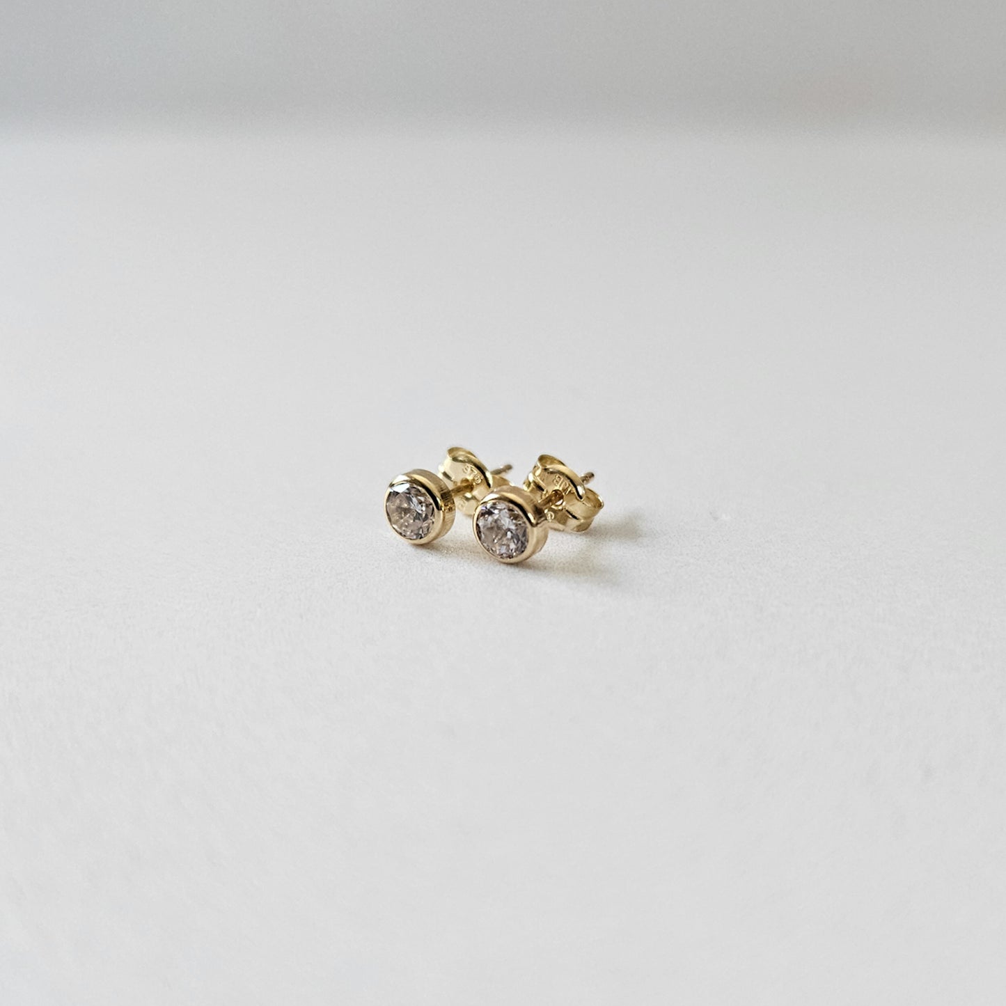 9k Solid Gold CZ Bezel Studs