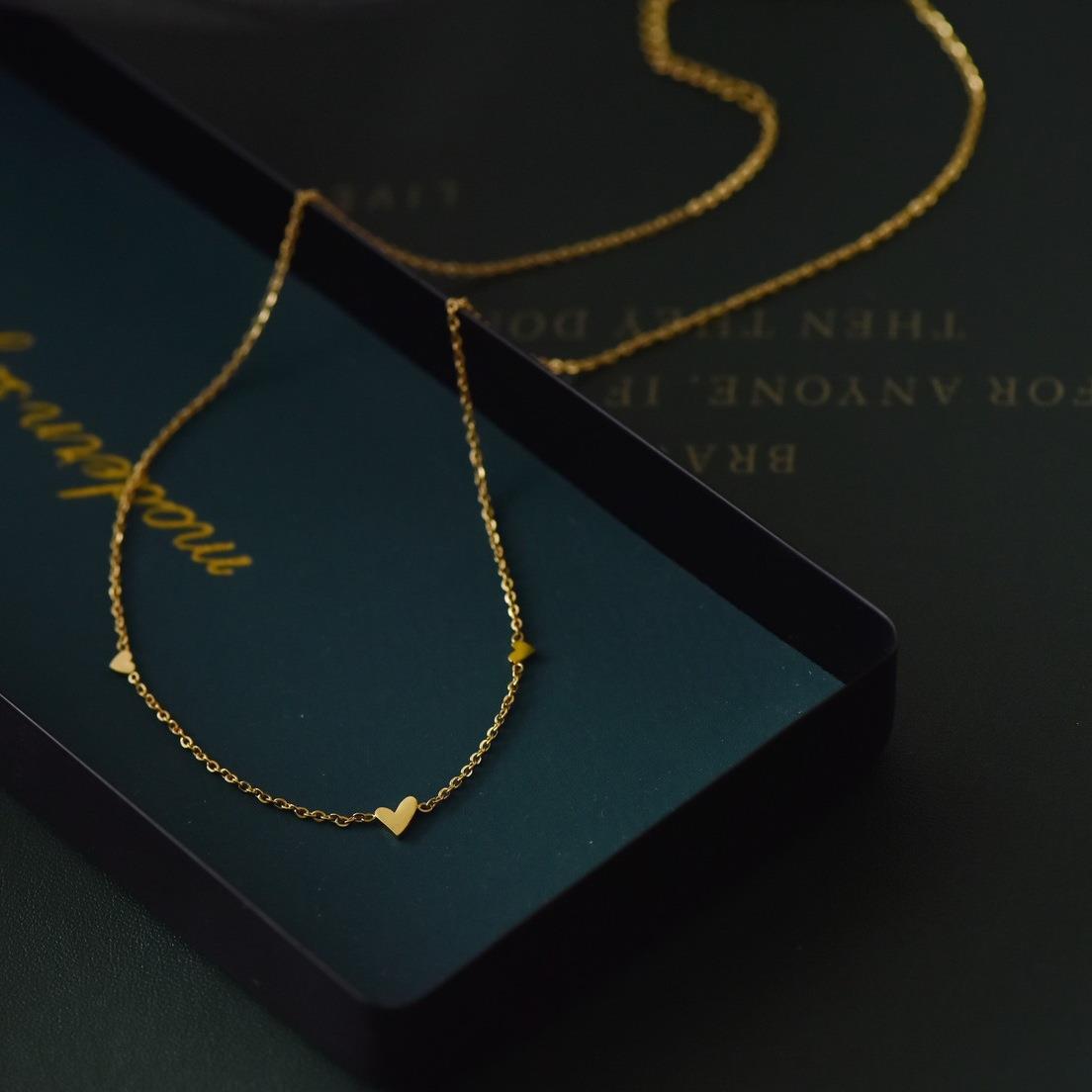 Fine Heart Bracelet