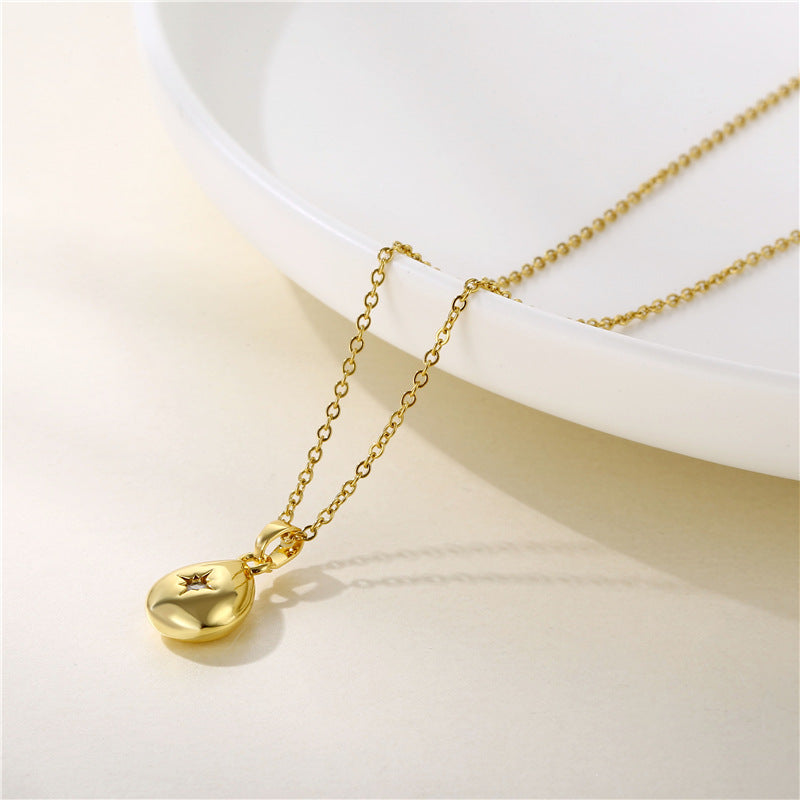 Nostalgia Pendant Necklace