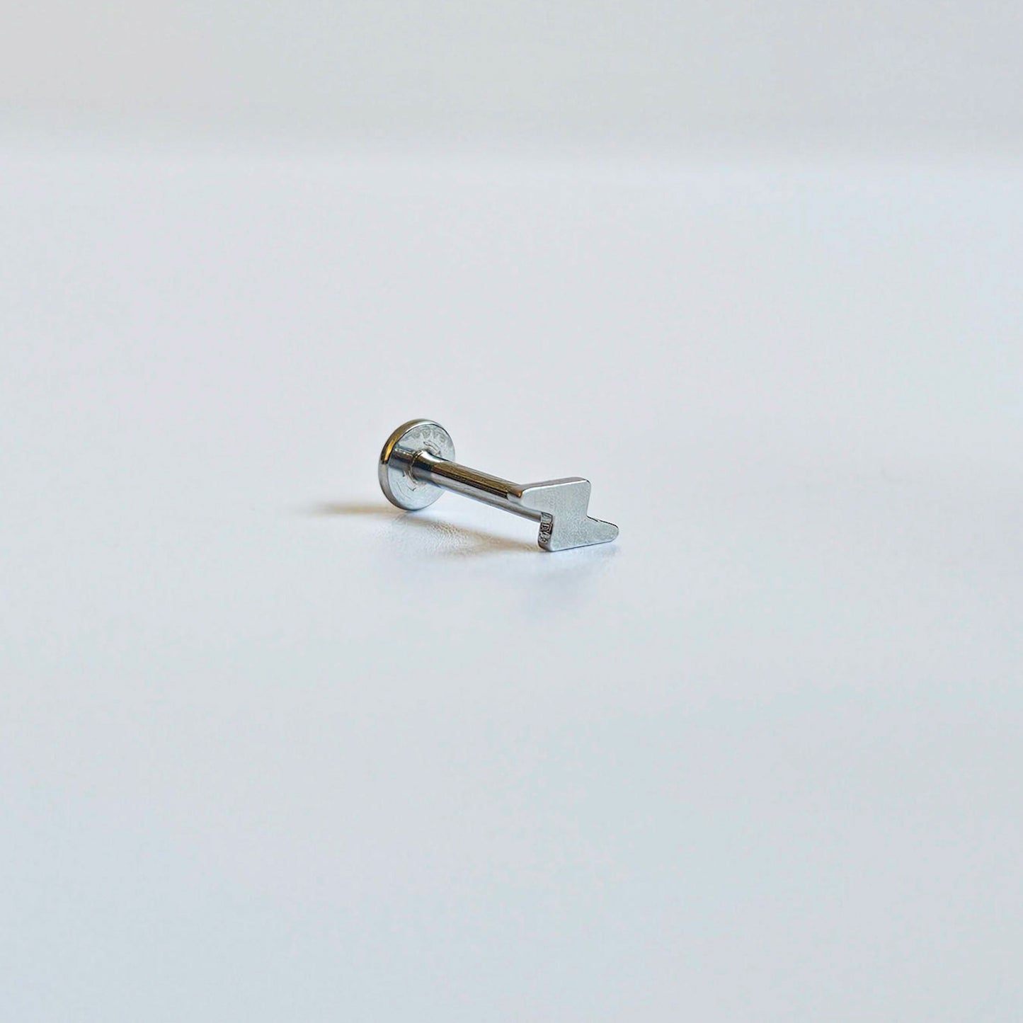Flash | Stainless Steel Flat Back Stud