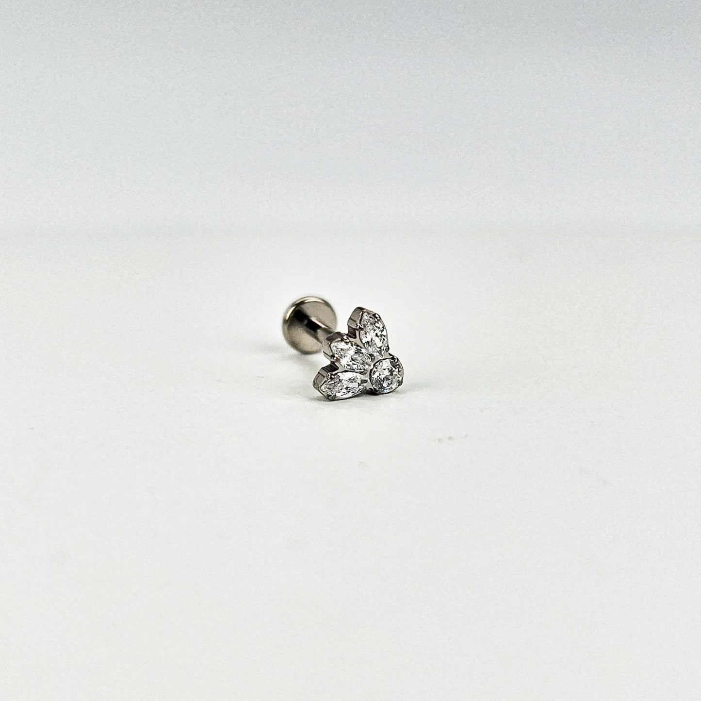 Plume | G23 Titanium Flat Back Stud