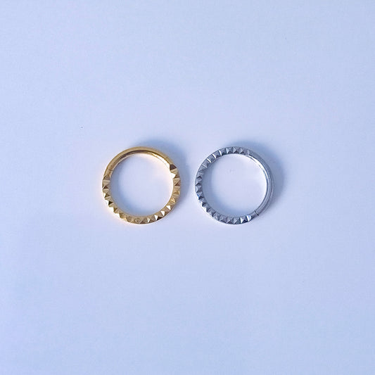 Geometric | G23 Titanium Seamless Clicker Ring