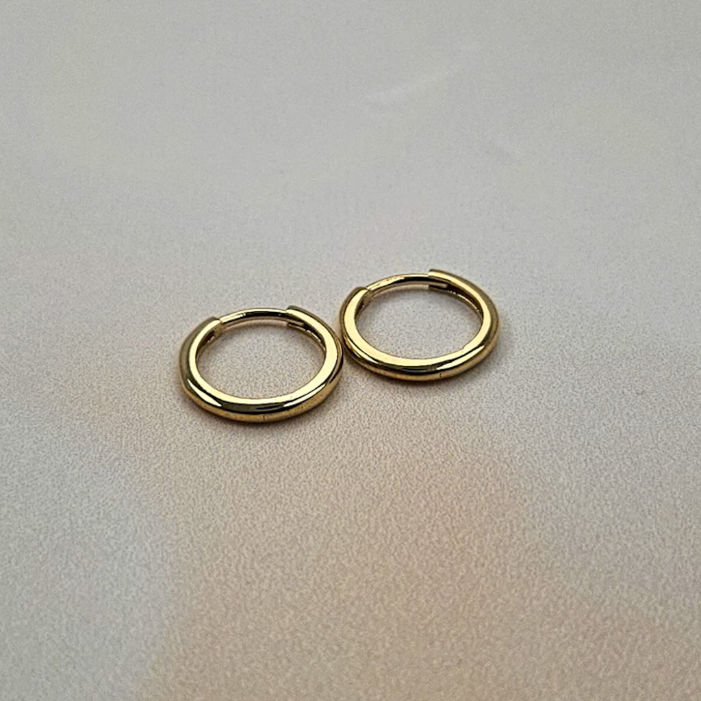 9k Solid Gold Plain Huggies
