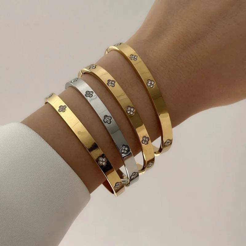 Clover Bangle