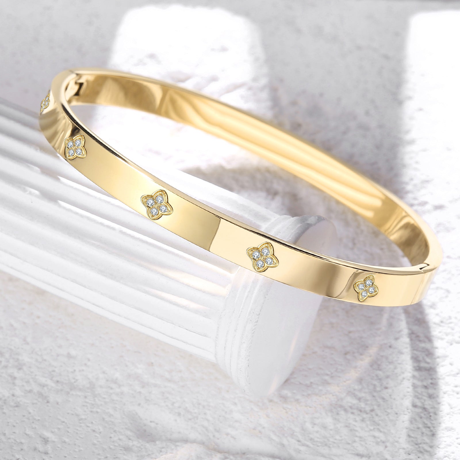 Clover Bangle