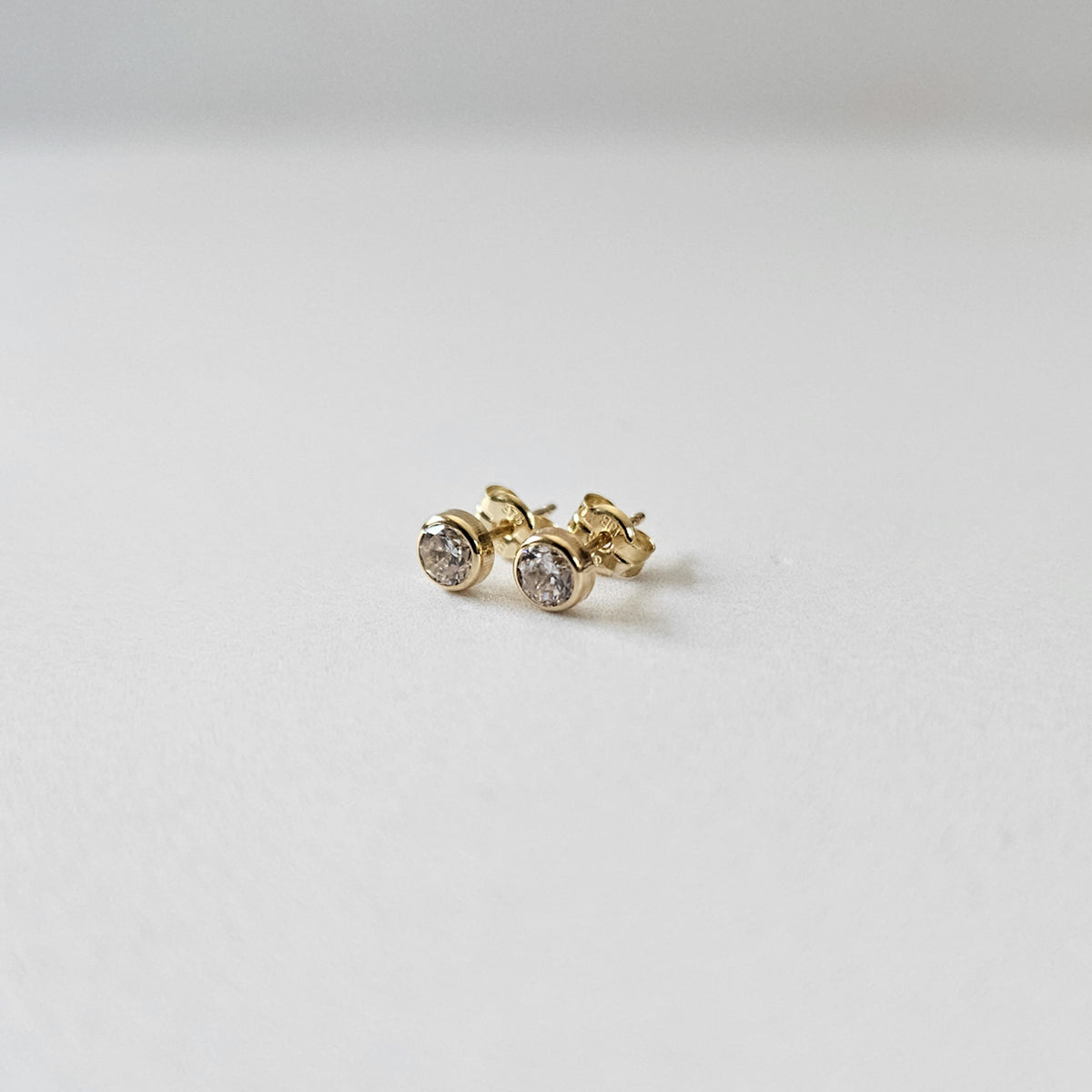 9k Solid Gold CZ Bezel Studs