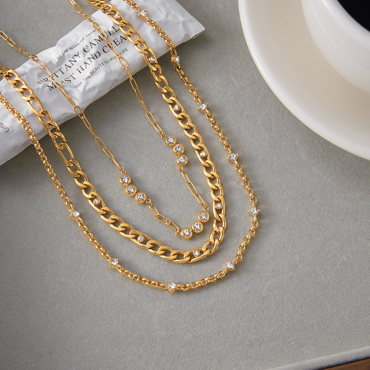 Gezibelle Short Paperclip Necklace