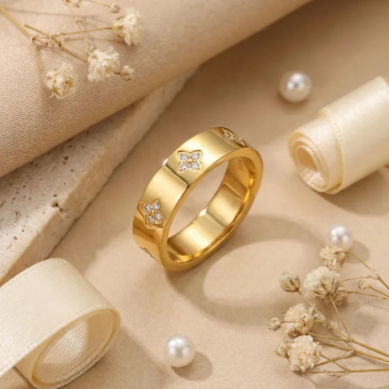Clover Ring