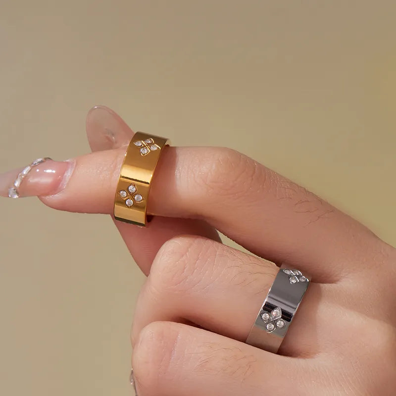 Clover Ring