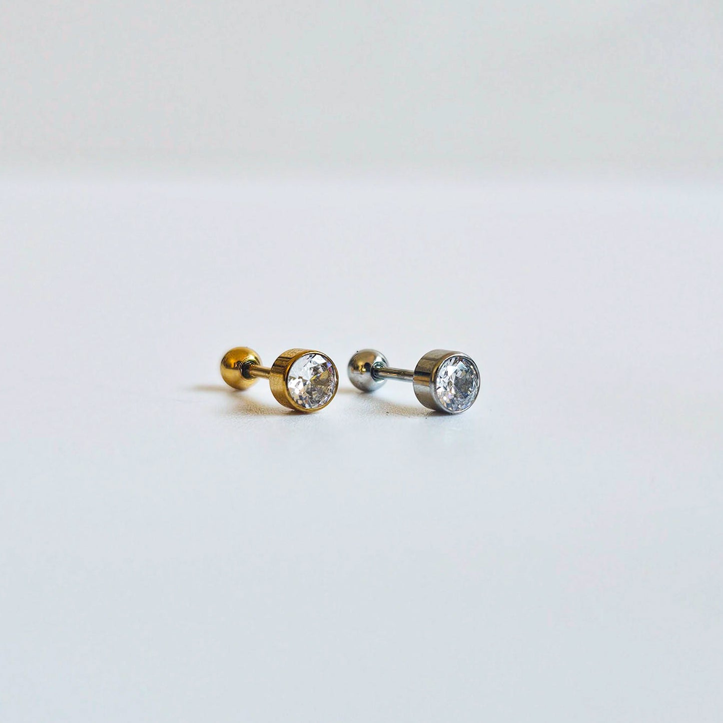 Solitaire | Screw Ball Stud