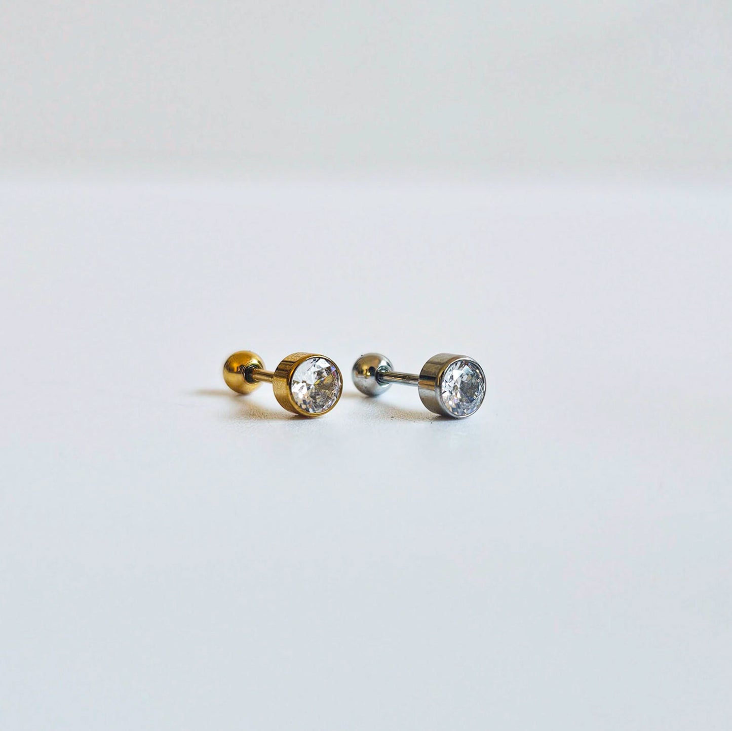 Solitaire | Screw Ball Stud (1pc single)