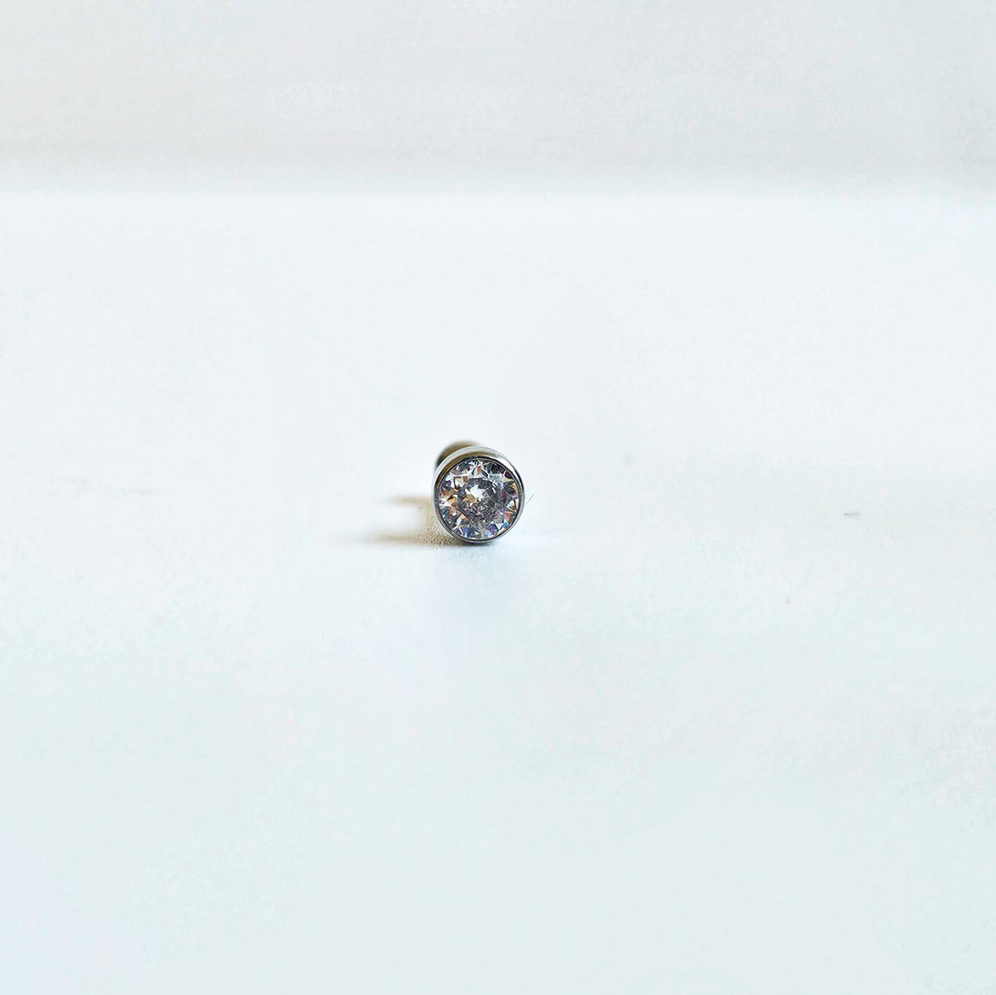 Solitaire | Screw Ball Stud (1pc single)