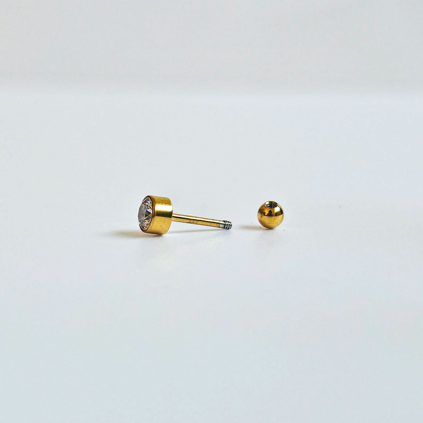 Solitaire | Screw Ball Stud (1pc single)