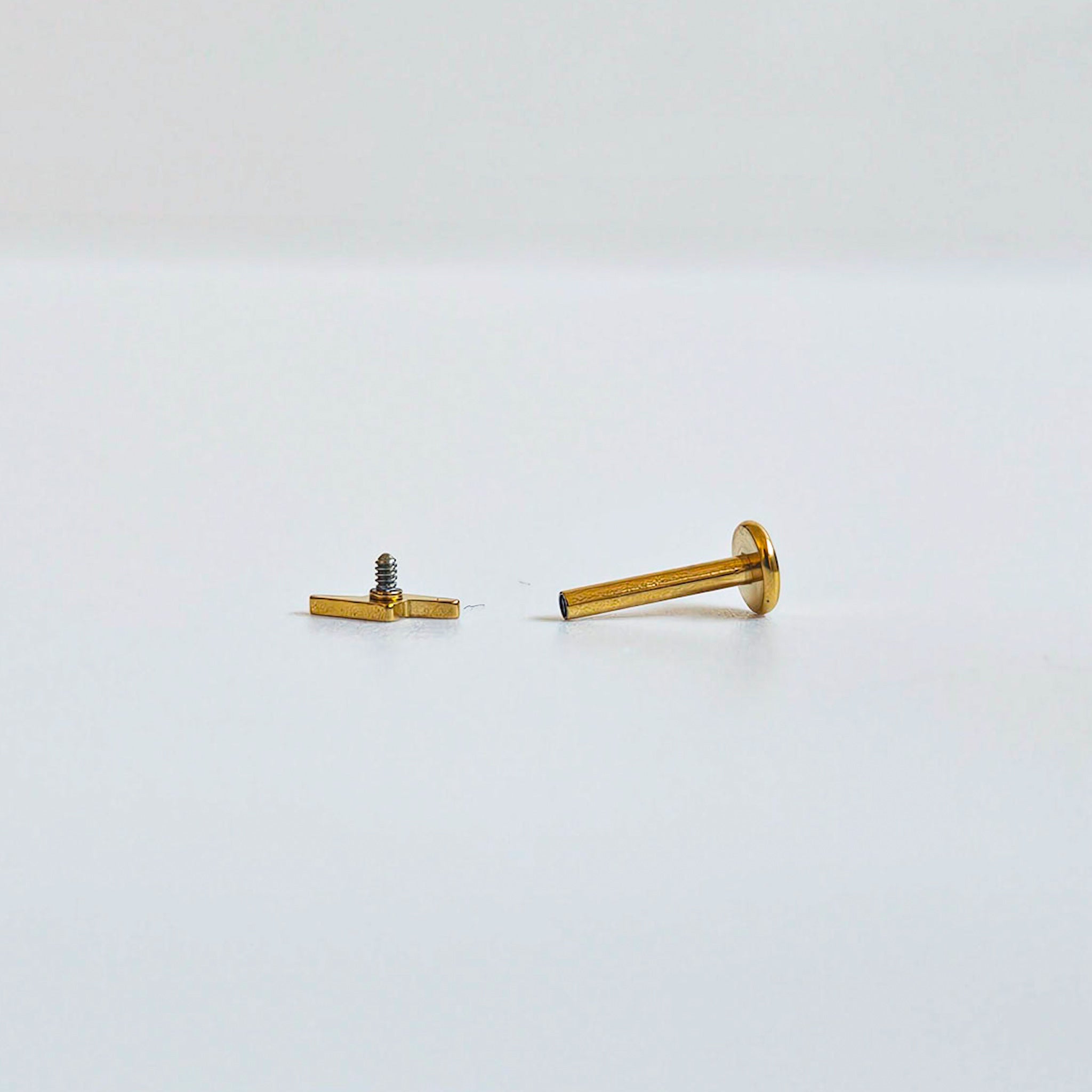 Flash | Stainless Steel Flat Back Stud