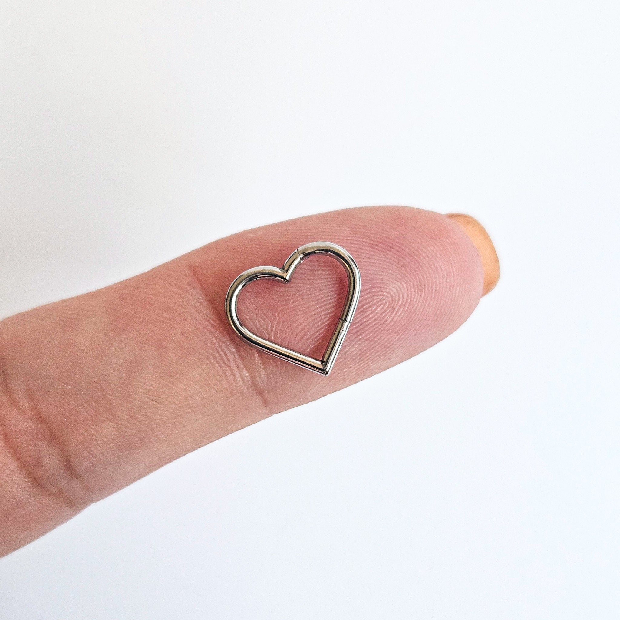 1.2mm Heart | G23 Titanium Seamless Clicker Ring 16G Gauge