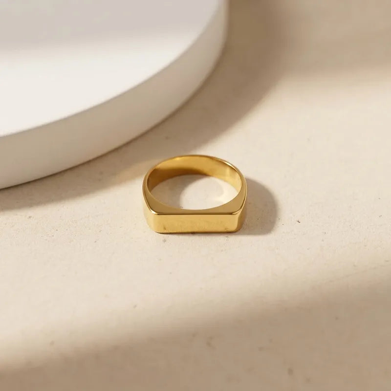 Jules Signet Ring