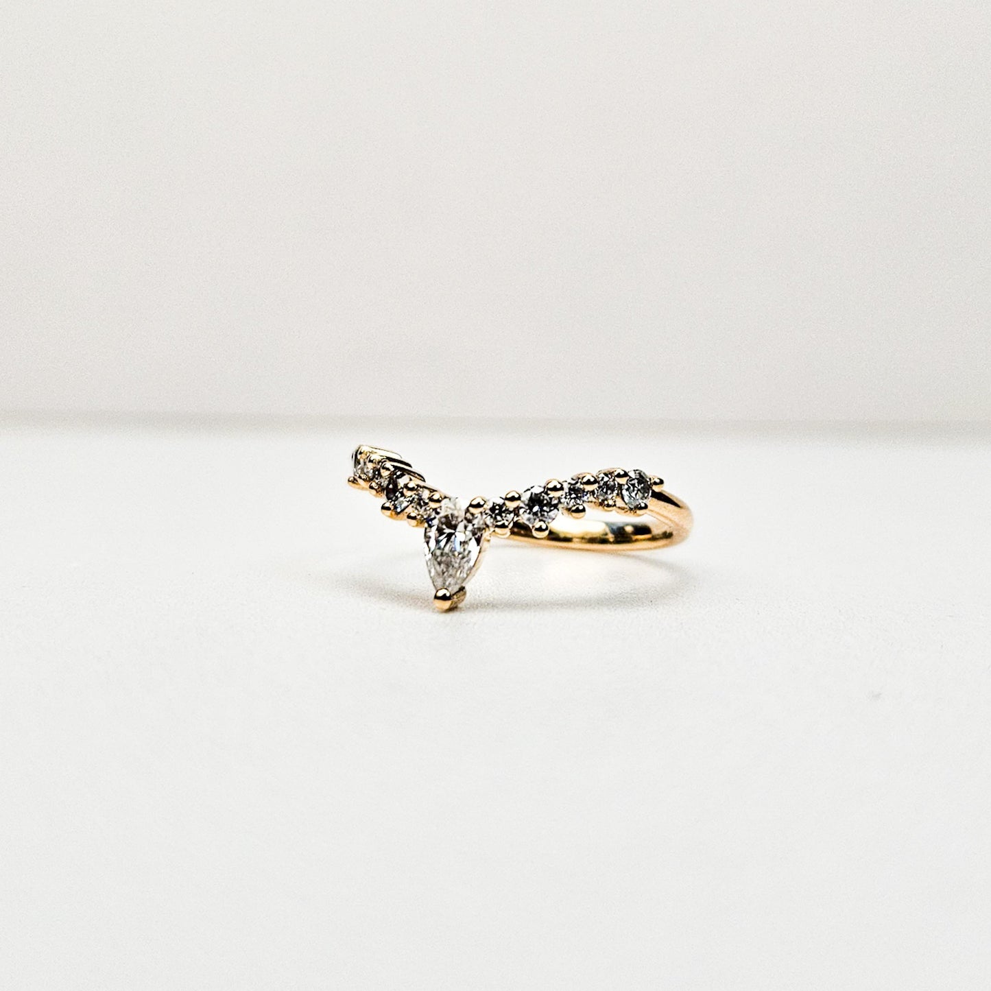 Tiara Curved Ring