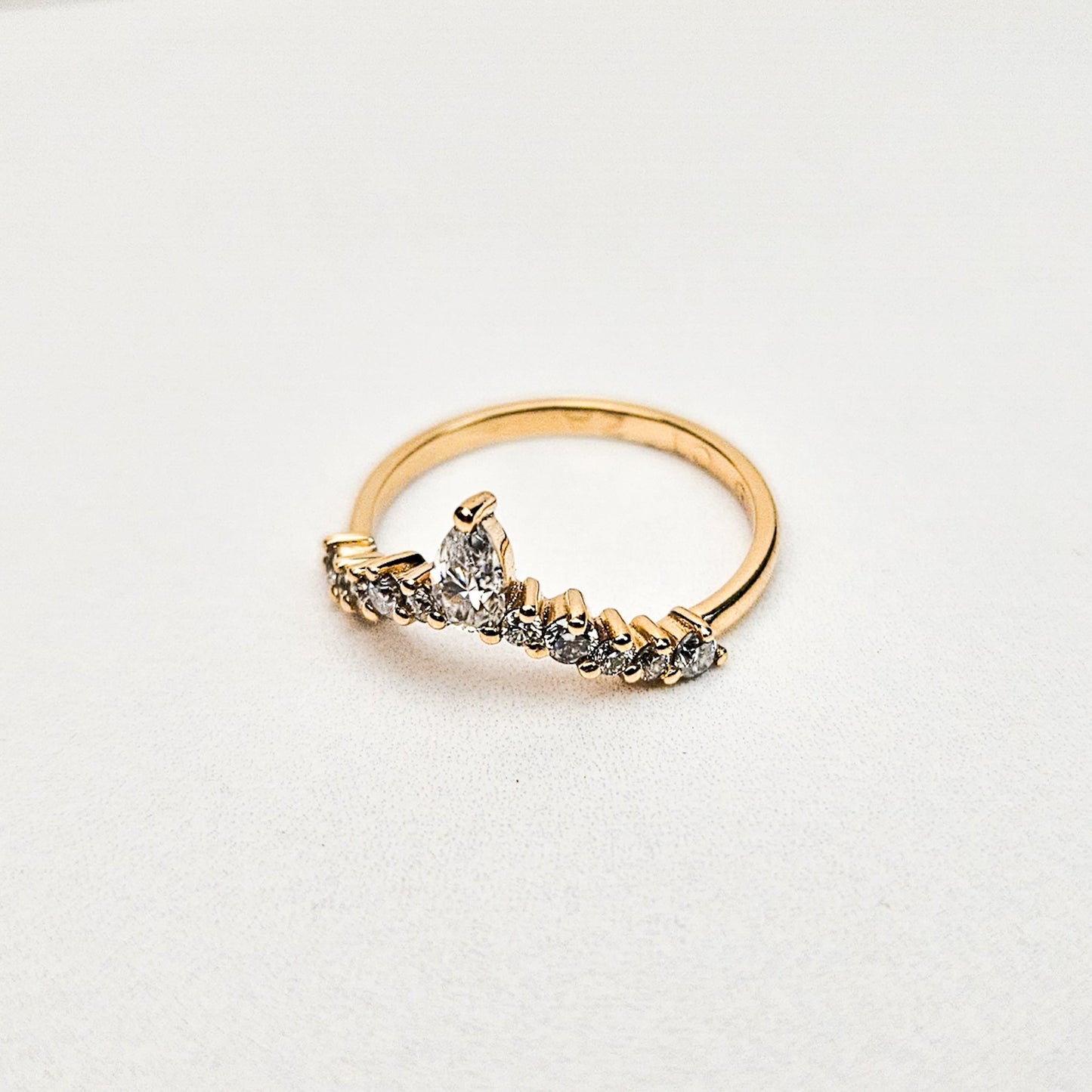 Tiara Curved Ring