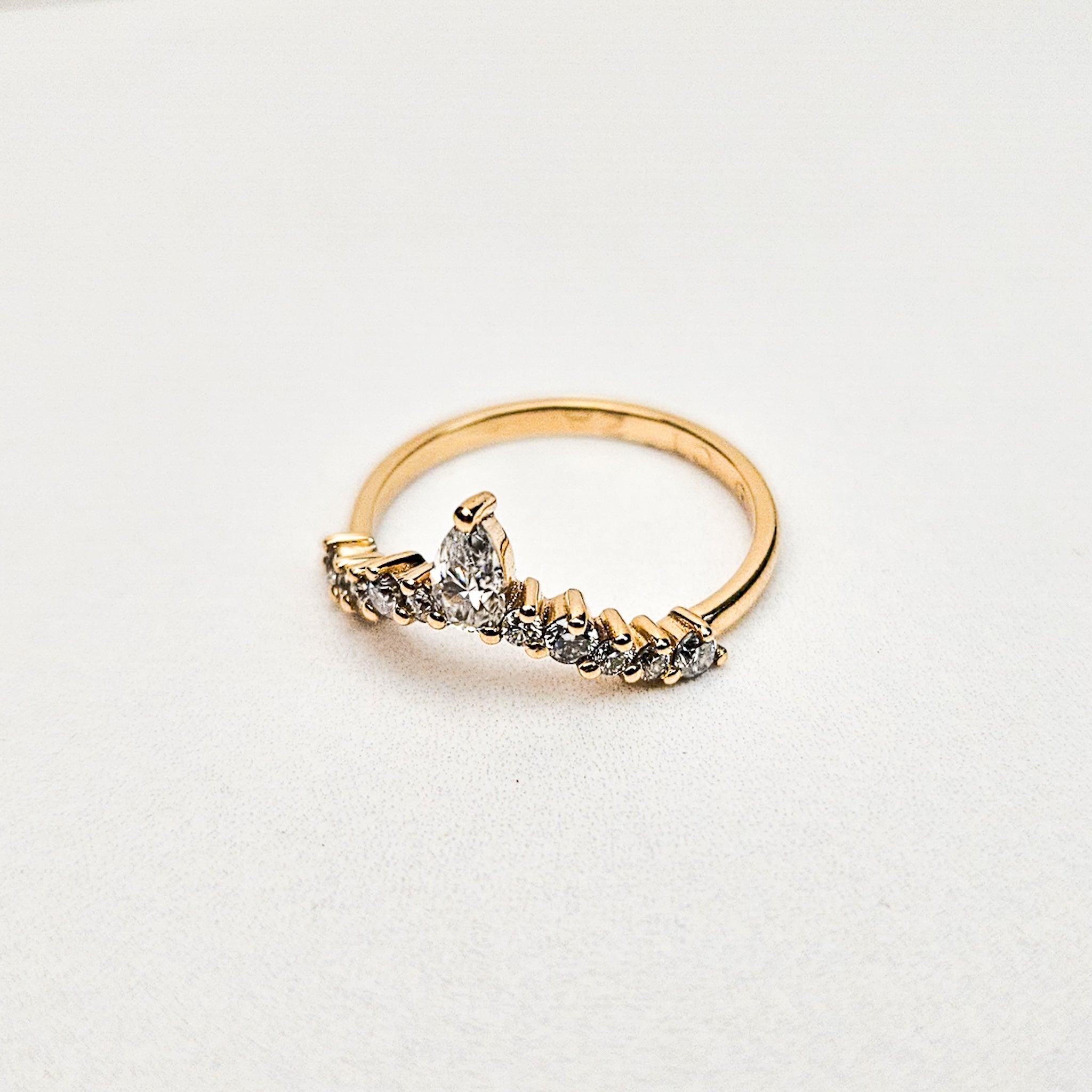 Tiara Curved Ring