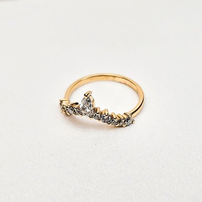 Tiara Curved Ring