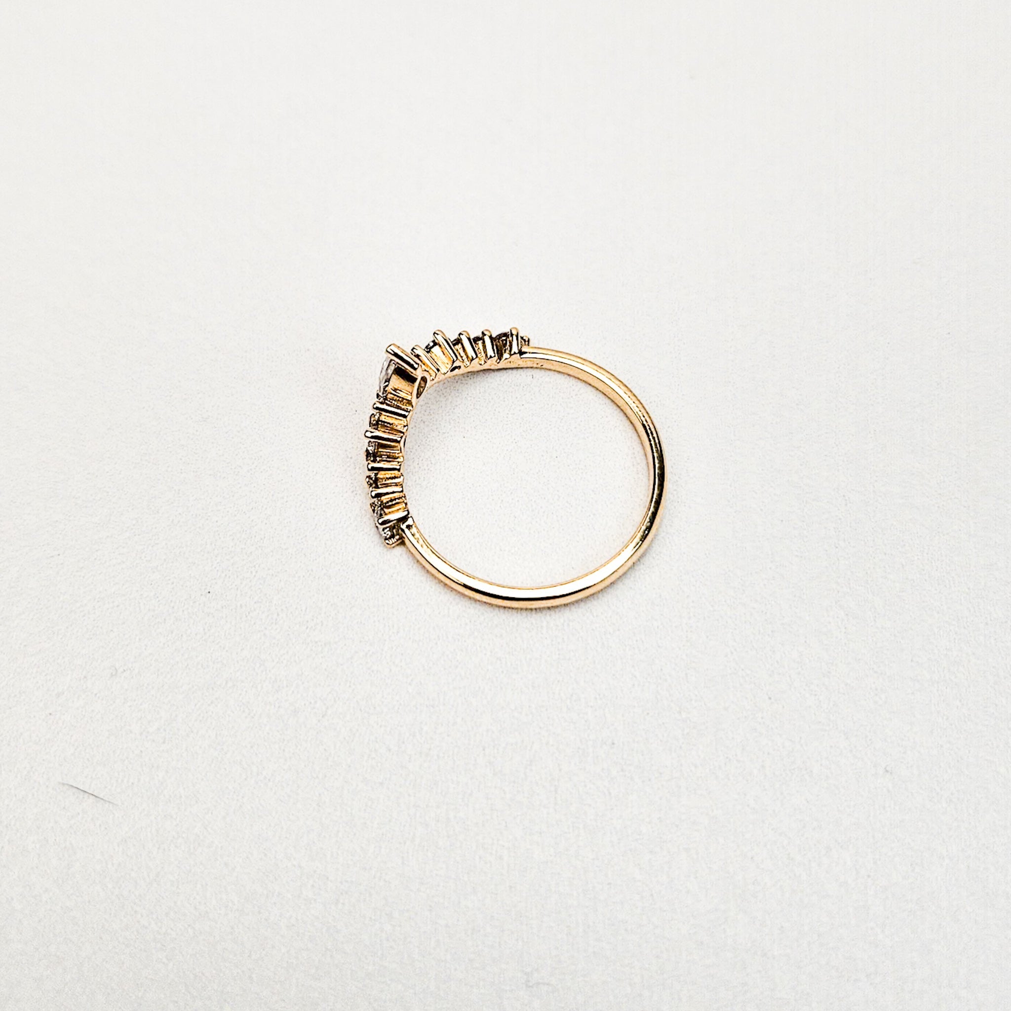 Tiara Curved Ring