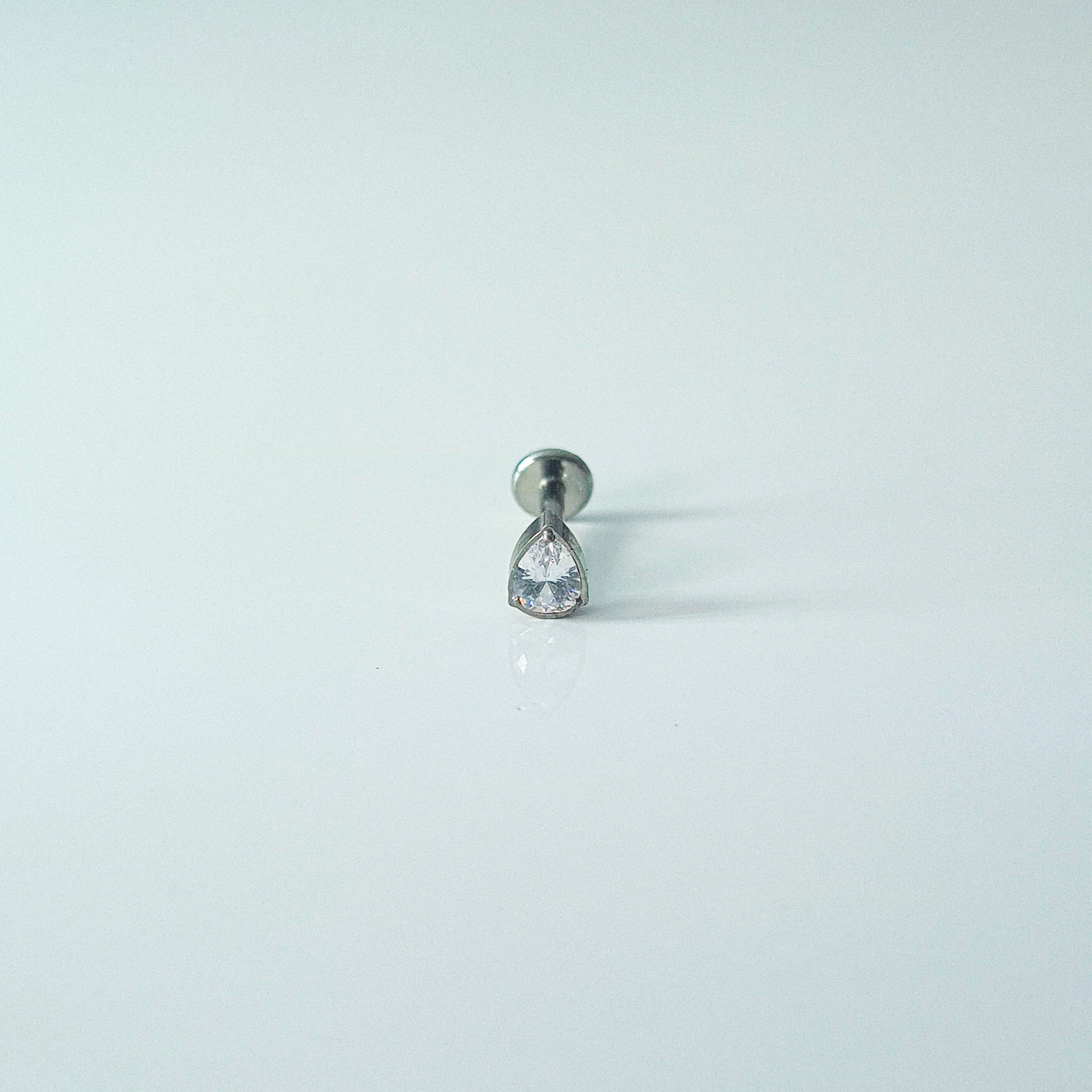 Teardrop | G23 Titanium Flat Back Stud