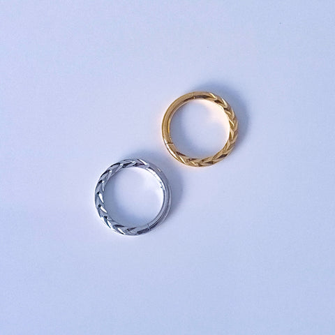 1.2mm Chevron | Stainless Steel Seamless Clicker Ring 16G Gauge