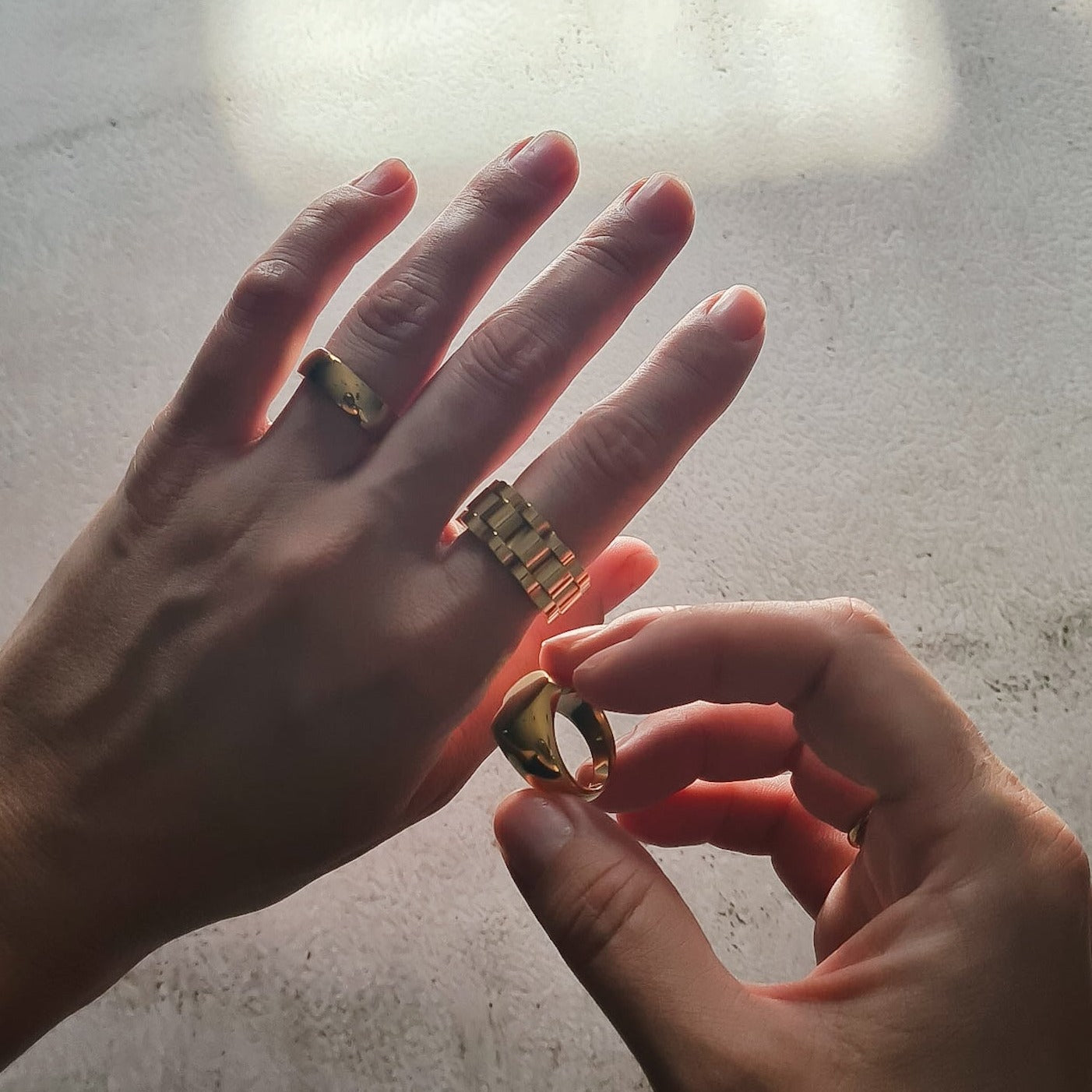 Thicc Link ring, moveable chunky chain link ring in gold plated stainless steel.