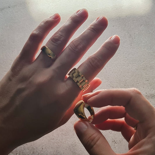 Thicc Link ring, moveable chunky chain link ring in gold plated stainless steel.